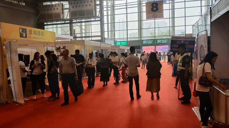上海广告传媒公司制作厂家：行业现状与选型逻辑